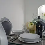 Διαμέρισμα Modern 1-bedroom In By Sf Homes