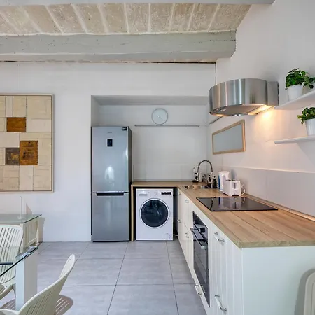 Modern 1-bedroom In By Sf Homes Apartment