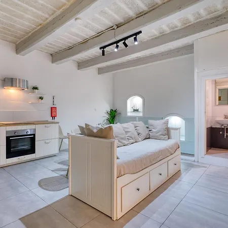 Apartment Modern 1-bedroom In By Sf Homes Valletta